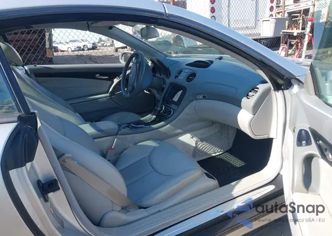 2005 Mercedes-Benz Sl 500 from USA, damaged, VIN WDBSK75F45F089311